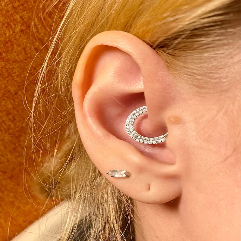 

1PC G23 Titanium Piercing Daith Cartilage Conch Earrings Hinged CZ Nose Rings Septum Clicker Helix PIERC Body Jewelry Wholesale