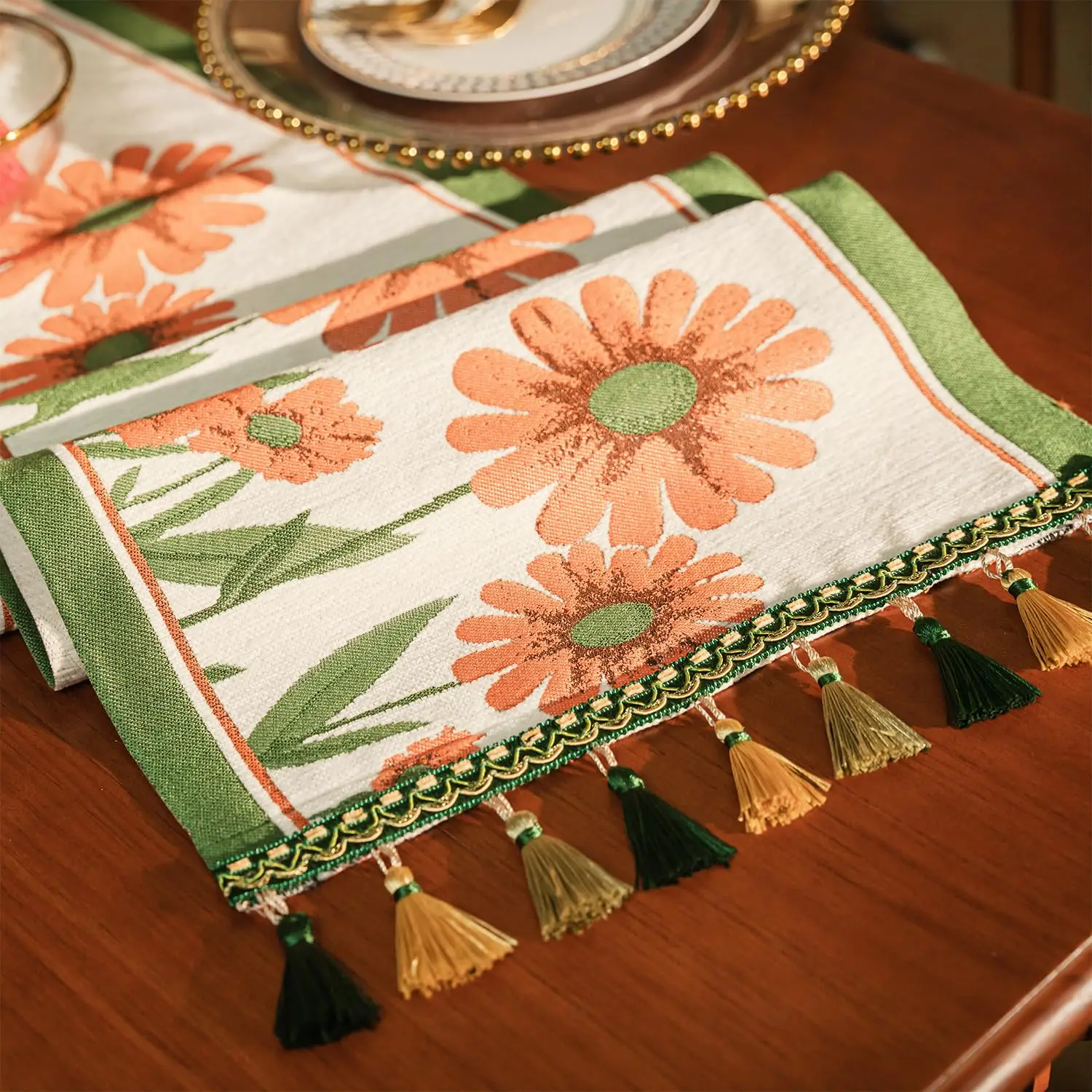 Vintage Floral Table Runner, Retro-Luxury Tassels Series for Kitchen Dining Table Holiday Decoration