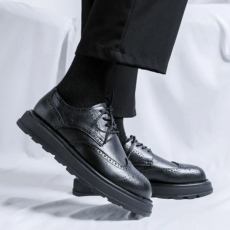 Top Quality Designer Vintage Brogues Leather Men Business Fashion Genuine Leather Men Boots Lace Up Outdoor Motorcycle Boots