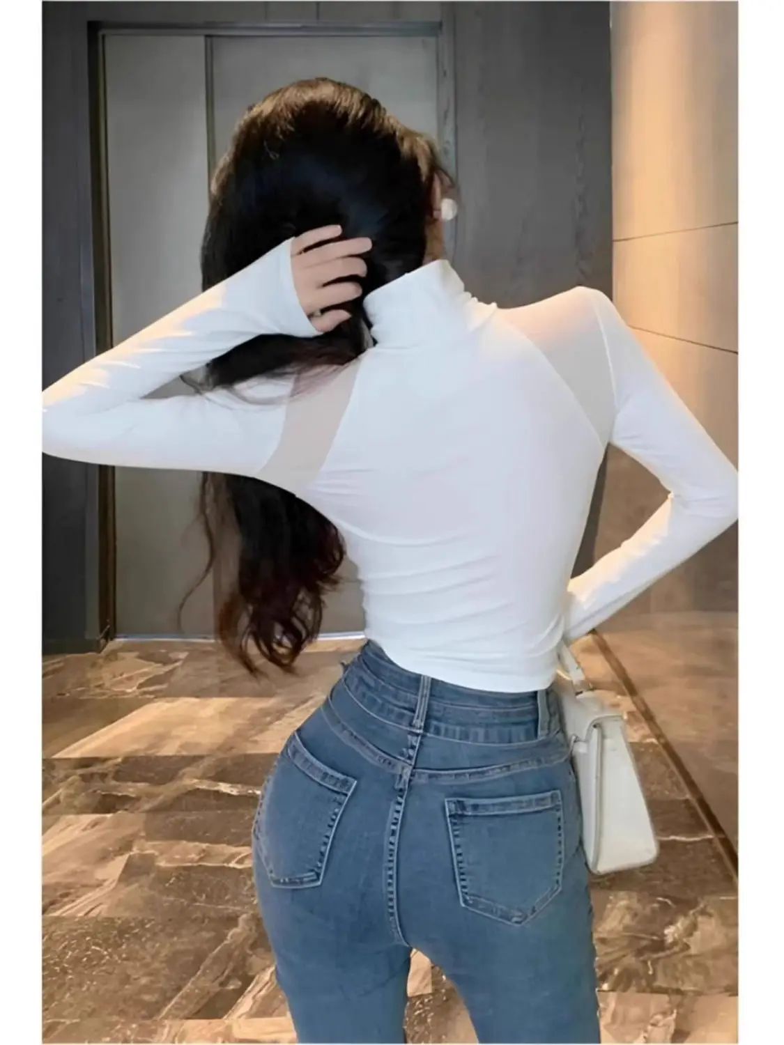 Seksowna, dopasowana bluzka damska z golfem, z drobnymi wstawkami z siateczki, z aksamitnymi wstawkami, idealna jako warstwa bazowa na jesień i zimę - nowy top.