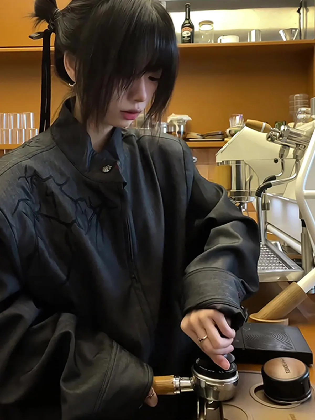 

Мужская кожаная куртка Cleanfit American Sport Spiky Jaet с воротником-стойкой, утепленными плечами, премиум-класса, для мотоциклистов и бейсболистов