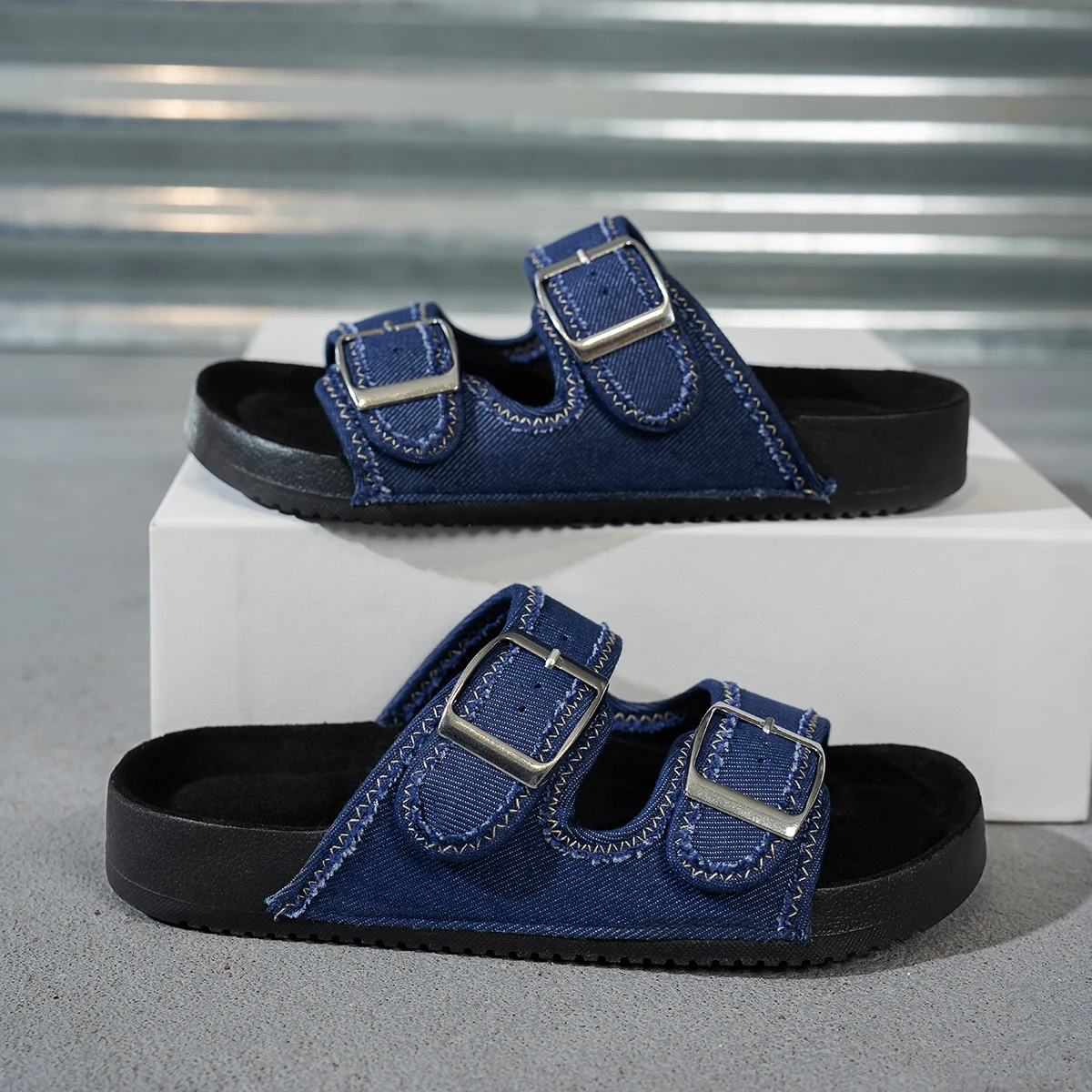 شباشب داخلية عصرية متعددة الاستخدامات للخريف/الشتاء للنساء مع تصميم بإبزيم مزدوج الصف، مقدمة دائرية غير قابلة للانزلاق، كعب منخفض #5