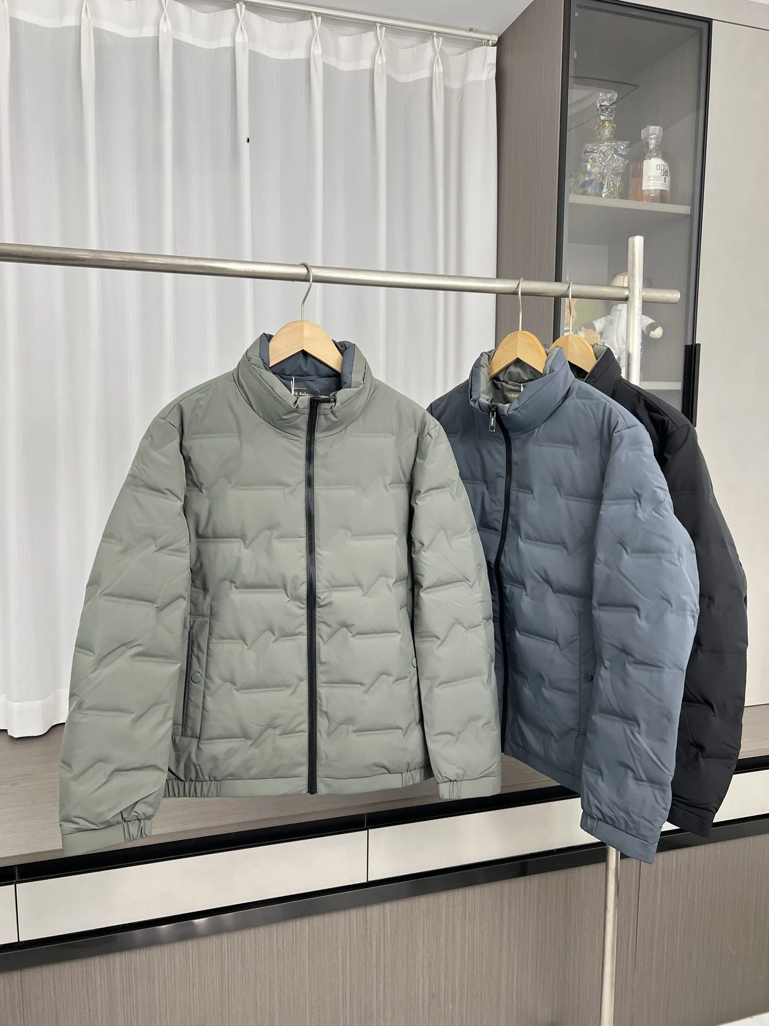 

Элитная мужская пуховая куртка класса люкс с воротником-стойкой, 90% пуха, теплая, водонепроницаемая, модная, осенне-зимняя