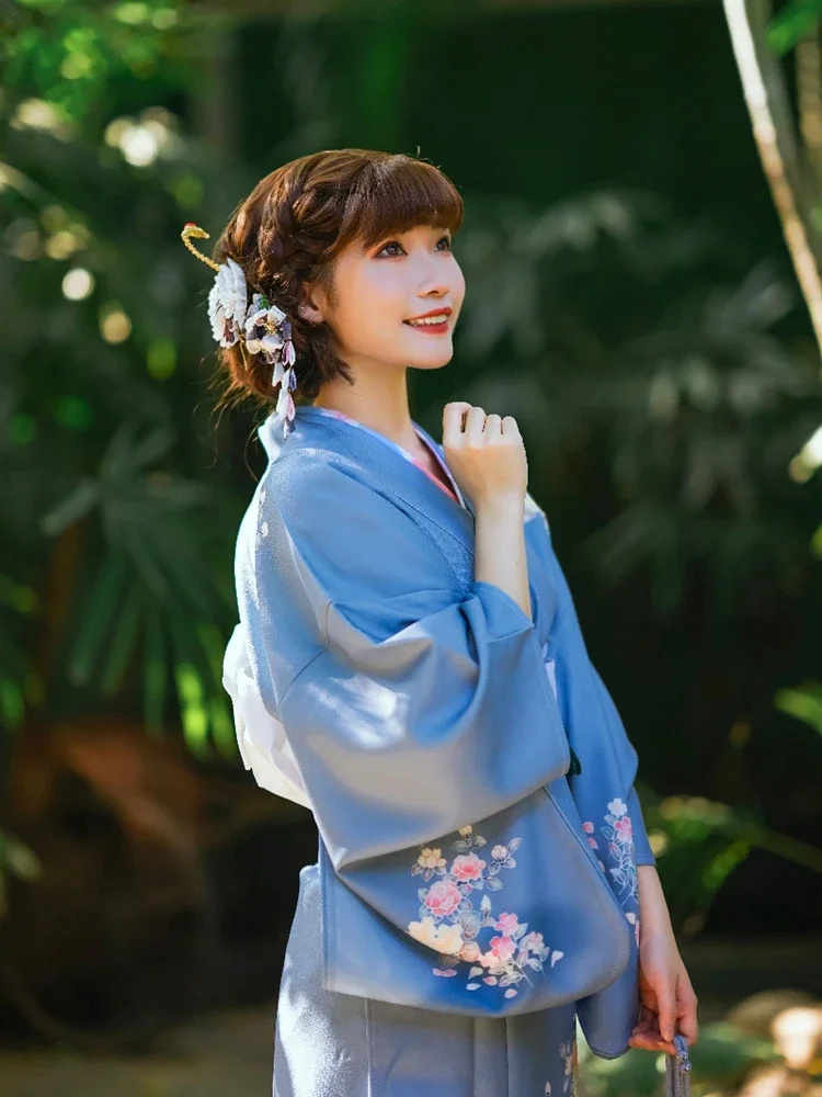 Kimono tradicional de estilo japonés para mujer, conjunto de Yukata con estampado Floral de Color azul Retro, ropa de Cosplay, vestido para actuación en escenario