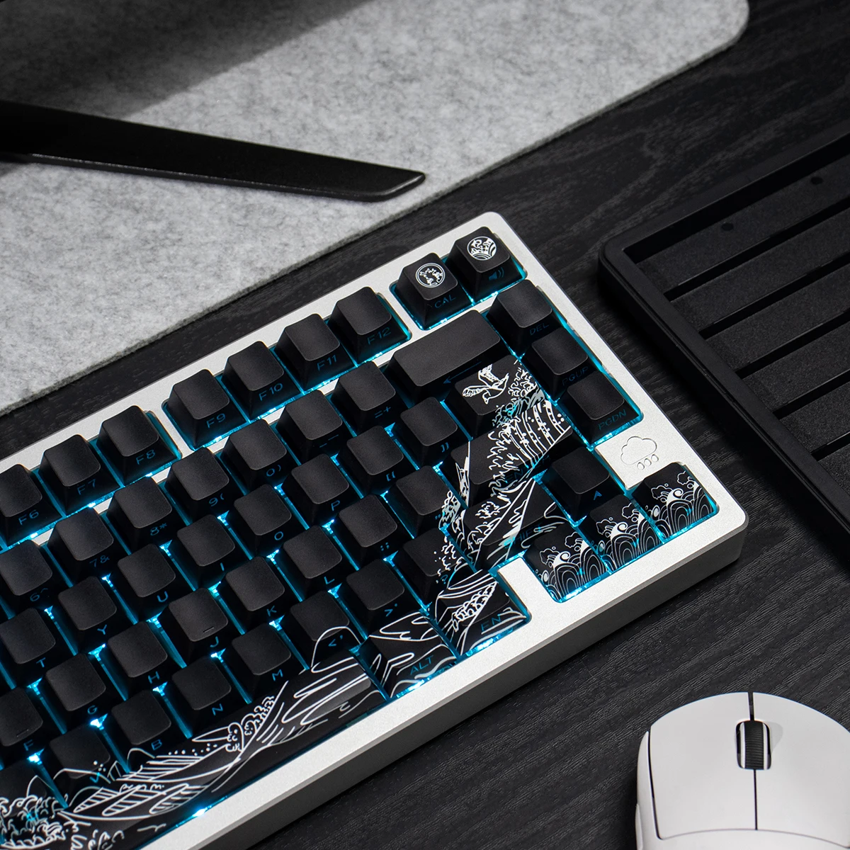 

Black Great Wave Of Kanagawa Side Print PBT Keycaps 125 Keys Dye Sub RGB Backlit Keycaps Cherry Profile for MX Switches Keyboard
