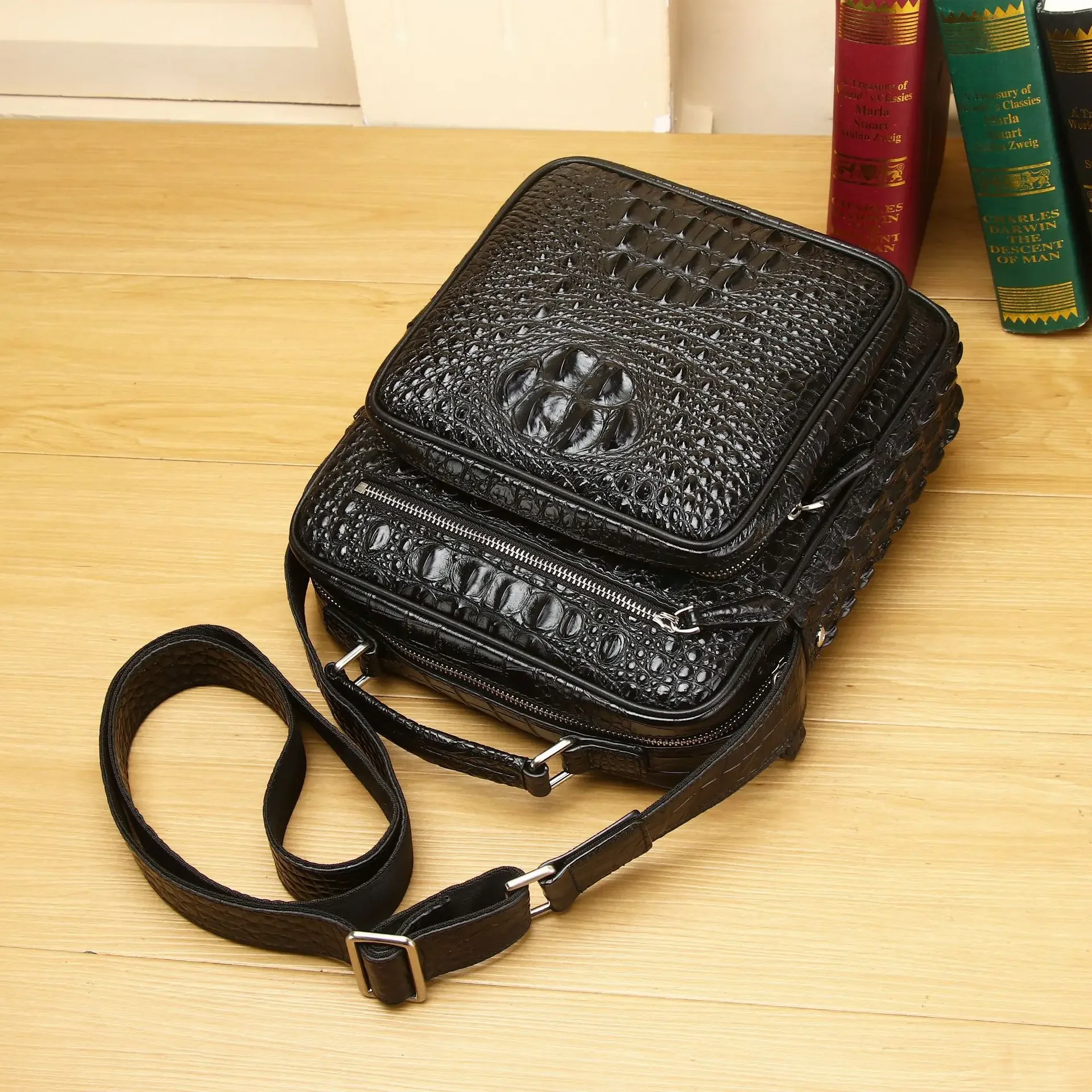 หรูหราหนังวัวแท้ชายCrossbodyกระเป๋าจระเข้ธุรกิจหนังผู้ชายMessengerกระเป๋าVINTAGE Menกระเป๋าถือไหล่