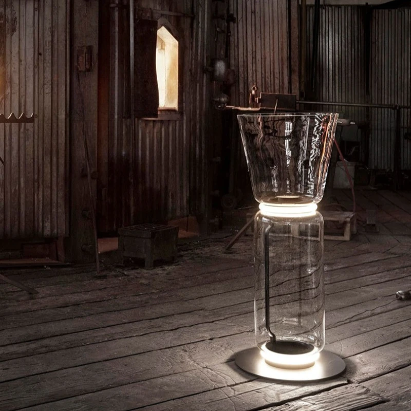 

Стеклянный вертикальный торшер Минималистичные роскошные торшеры Гостиная Спальня Освещение коридора Свет Бамбуковый шарнир Художественные светильники