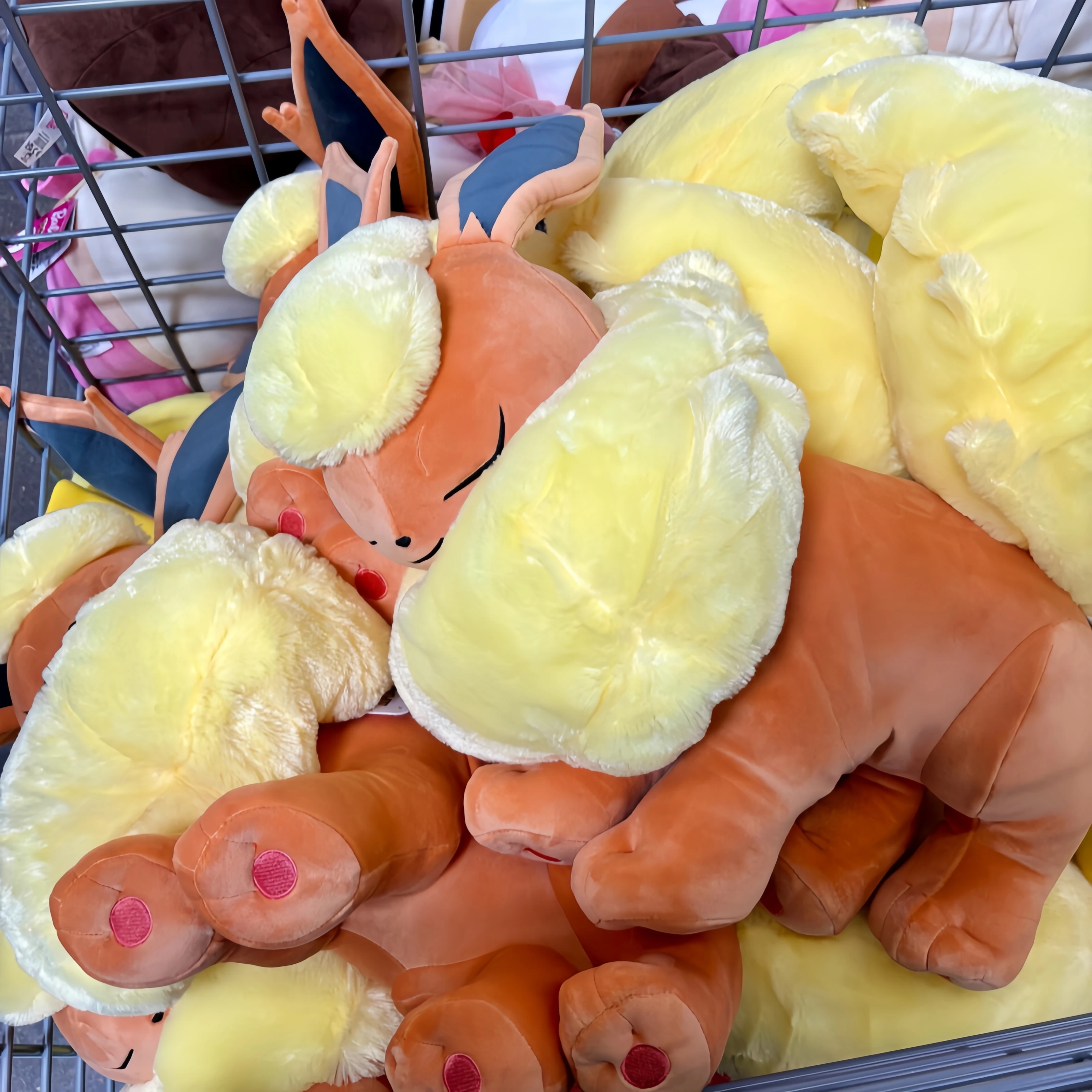 pokemon-big-size-sleep-flareon-peluche-vaporeon-plushies-cartoon-anime-stuffed-kawaii-ornament-comfortable-soft-doll-boy-toys