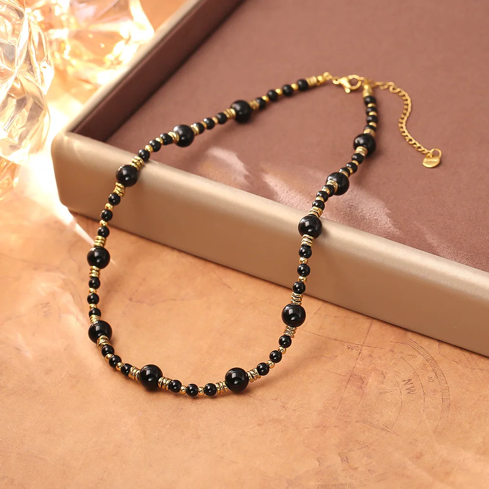 

Light luxury retro black gold black agate necklace niche design simple fashion clavicle chain personalized sweater chain
