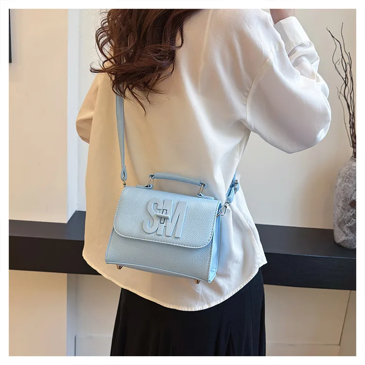 

Новинка 2024 года: минималистичная квадратная сумка — многосторонняя сумка через плечо/ручная многосторонняя сумка, просторная рабочая сумка с буквенным принтом, модная повседневная сумка через плечо