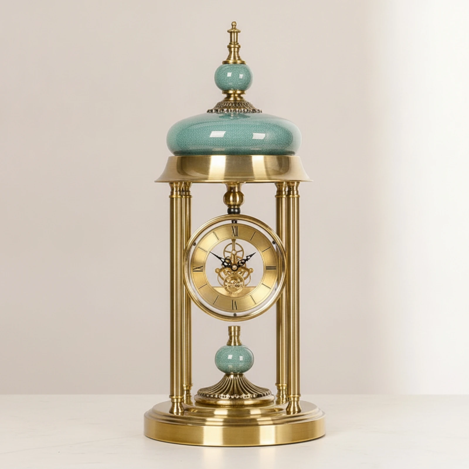 Quartz Table Clock European-Style Clock with Roman Numerals Gold-Tone Crackle-Texture for Homeowners, Mantel, Living Room