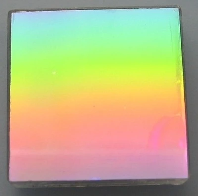 

Reflective grating 600 lines 25*25*6mm blaze wavelength 250nm