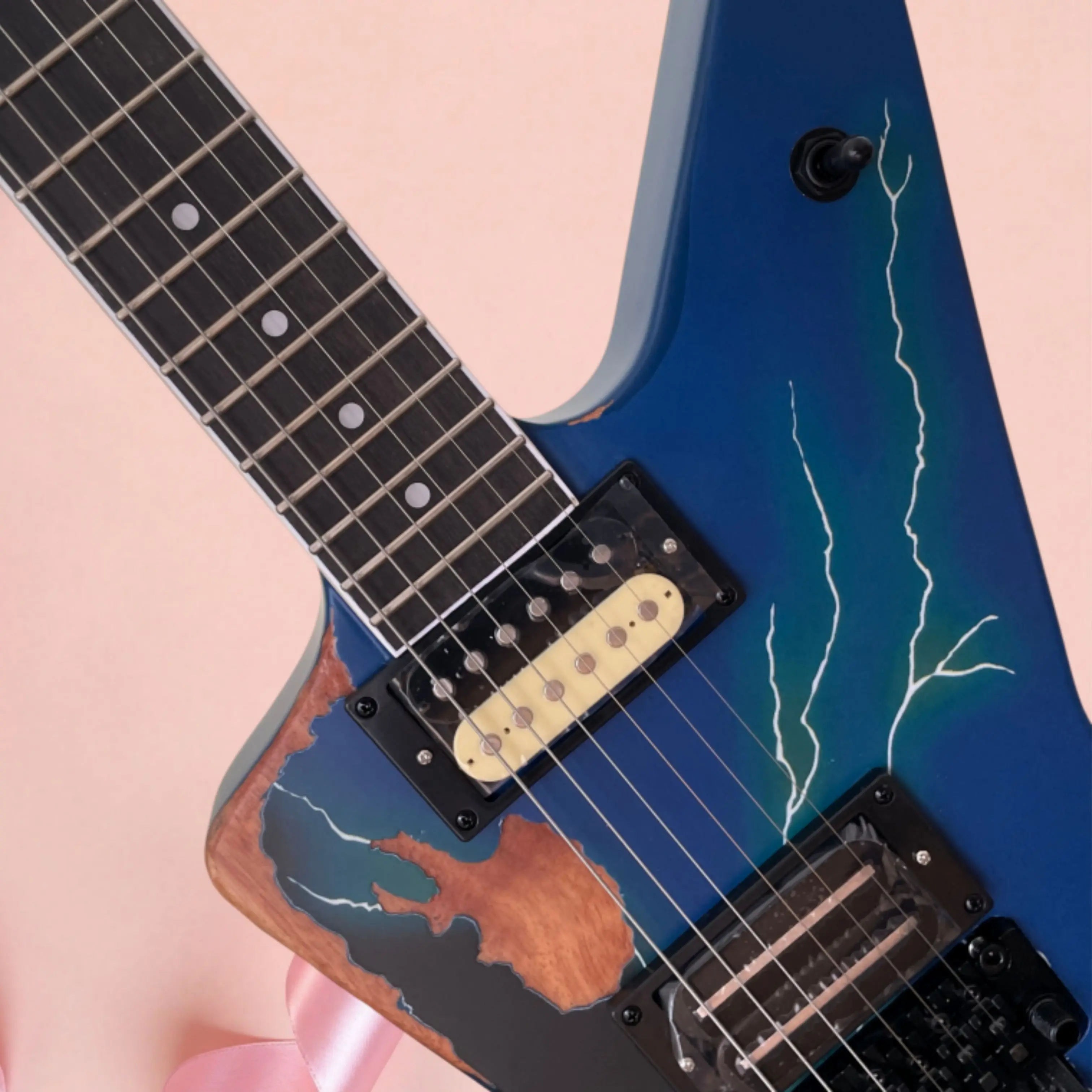 Hand-Distressed Blue-Black Electric Guitar, Lightning Graphic Guitars, Exposed Wood Grain, Ideal for Vintage Collectors Guitarra