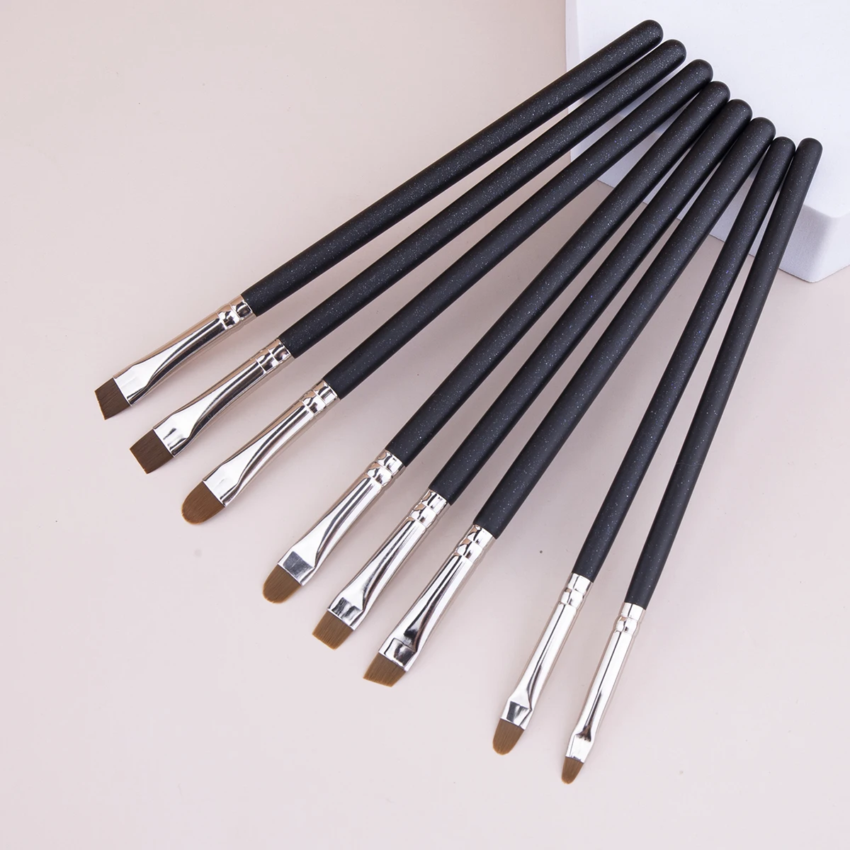 眉毛コンシーラーブラシ フラットアイブロウブラシ 角度付き超薄型アイラインコンシーラーメイクブラシ 精密メイクアップコンシーラーブラシ