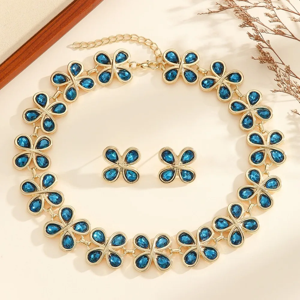 気品のあるハイエンドなグリーンフラワーネックレス(女性用) 1