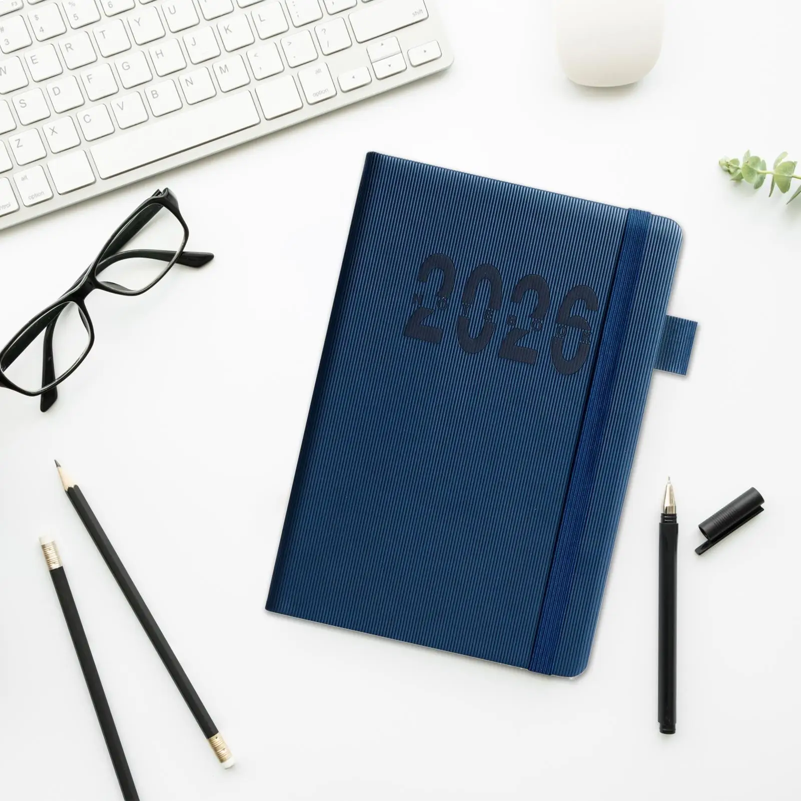 Книга повестки дня 2026, ежегодная книга для записей с ремешком, английский блокнот формата А5, журнал с вертикальными полосками для фитнеса, академических деловых поездок