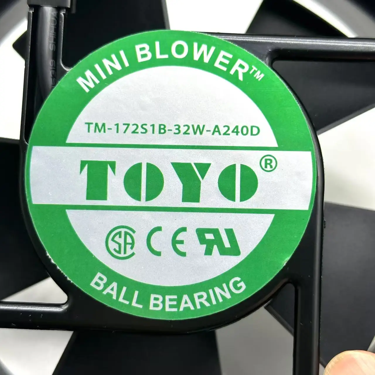 TOYO TM-172S1B-32W-A240D AC 220/240W 172x172x51mm Ventilador de refrigeración de servidor de 2 cables