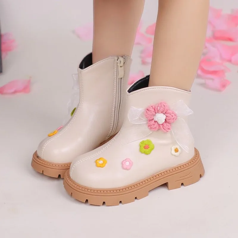 

Детские модные ботильоны на флисовой подкладке — бежевый цветочный декор и бант, теплые зимние ботильоны с боковой молнией, детская обувь для девочек