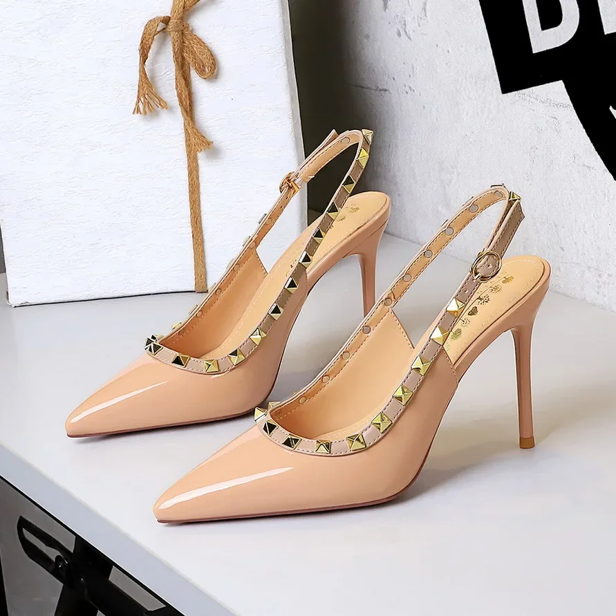 

Лето 2023, женские туфли-лодочки с заклепками, украшения на высоком каблуке, пикантные модные сандалии с открытой пяткой для свадьбы, банкета, вечеринки, стриптиза, Talons Femme