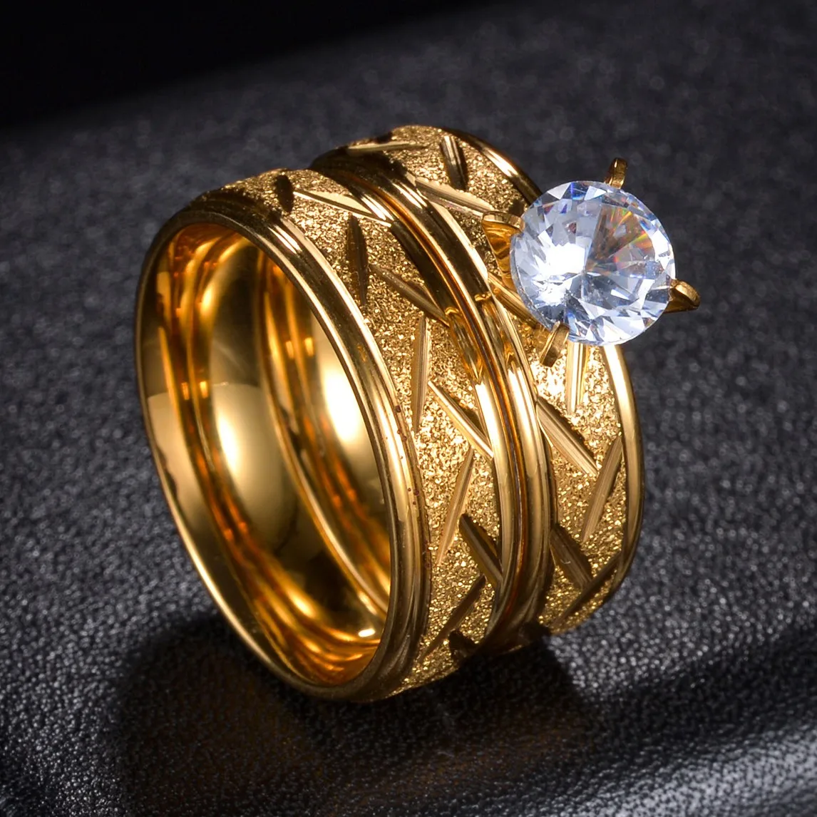 Fashion Simple Gold Plated Carving Ring Classic Zircon Couple Banquet Bridal Engagement Wedding Exquisite Jewelry