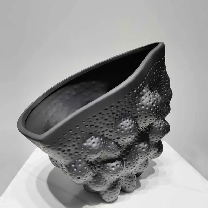 Ceramic Simple Handmade Vases Realistic Black Geometric Irregular Desktop Vases Modern Luxury Industrial Versatile Home Decor
