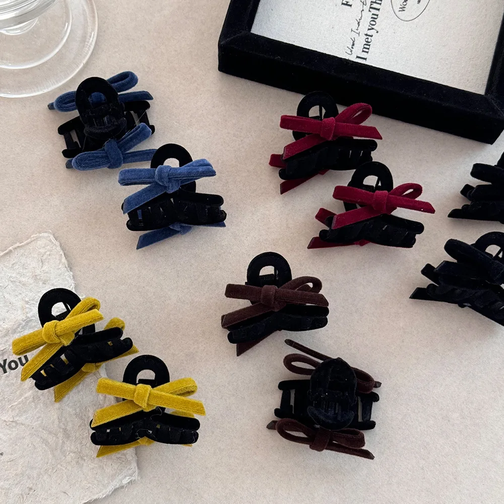 

2pcs Korean Retro Velvet Bow Hair Claws Sweet Fashion Hair Side Clips Princess Head Bow Hair Grab Clip Clamp Girls Headwear New