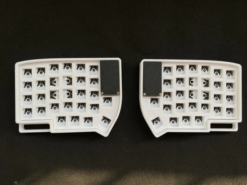 Kit tastiera divisa Split 58 Modalità singola personalizzata Wireless 2.4GHz VIAL Chiave di cambio hot-swap Giocatori fai da te per tastiera meccanica