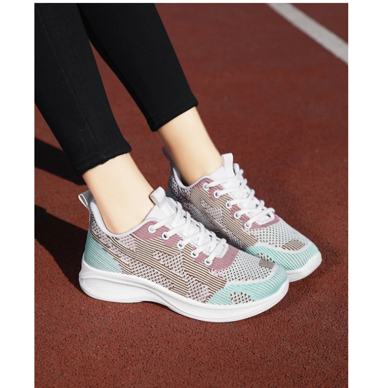 2024 Spring New Colored Weaving Sports Shoes Trendy Casual Shoes Soft Sole Lightweight Running Shoes