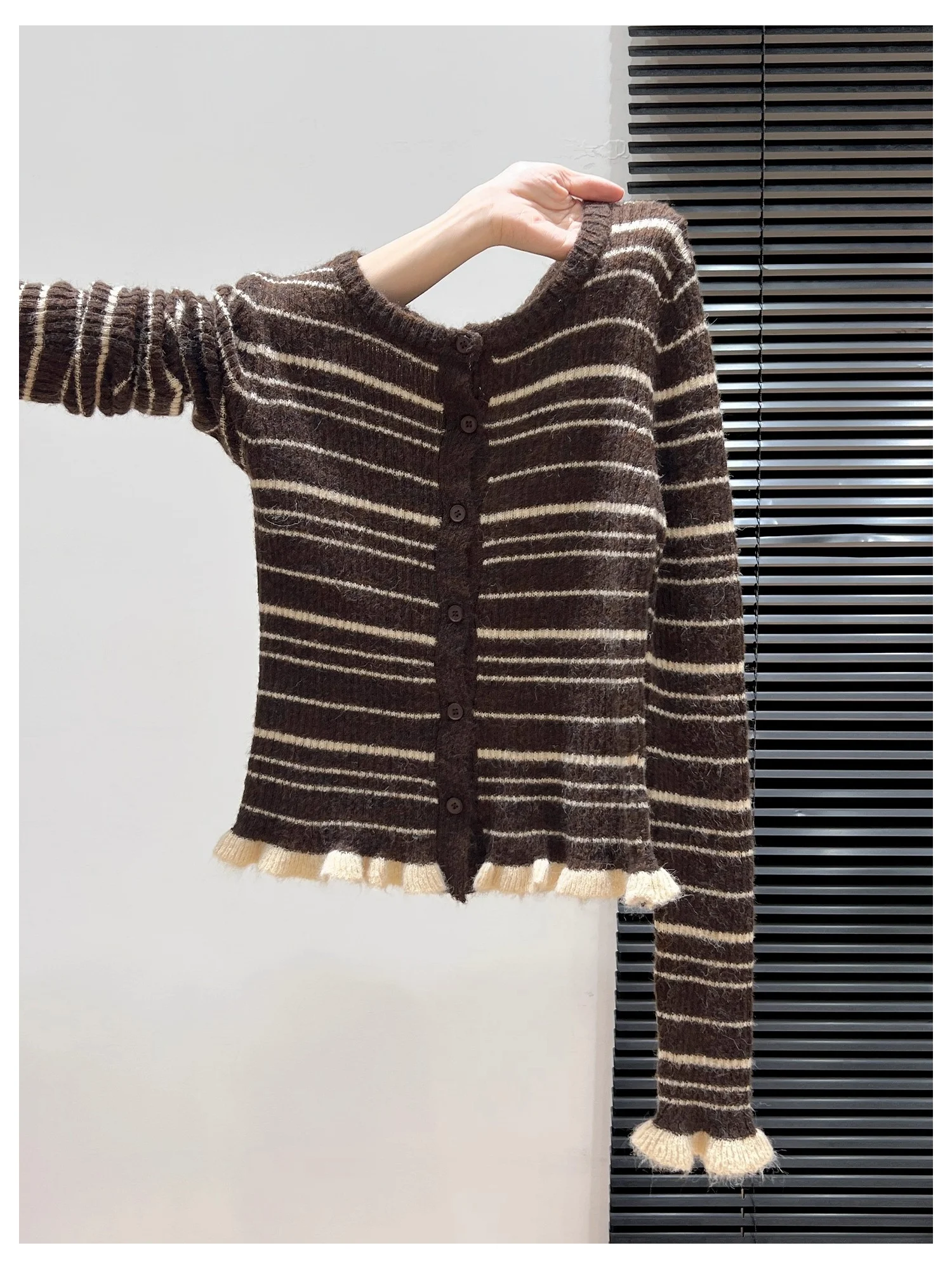 

Корейский полосатый вязаный открытый кардиган, женский облегающий длинный свек, круглый осенний топ на одной пуговице, Новое поступление