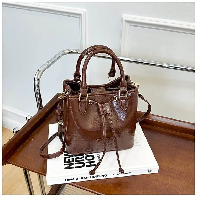 

2025 New Classic Women's Bag - Magnetic Closure, 3-Way Carry (Shoulder/Crossbody/Handheld) for Commute & Shopping