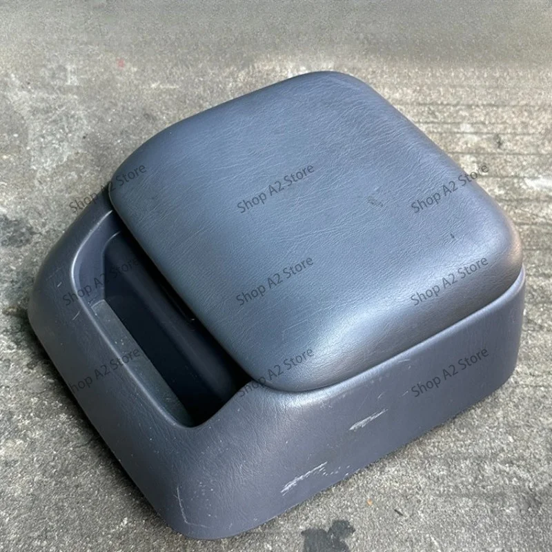 Armrest Box Upper Cover High Version, Fitted for 3400 LC95 Dismantled Auto Parts Used