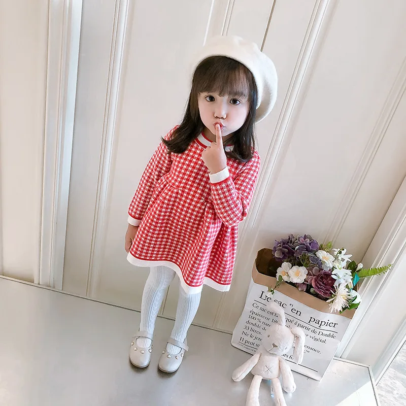 Neues kariertes, bedrucktes, langärmeliges, farbblockiertes, süßes und niedliches, modisches, warmes Mini-Wollkleid für Mädchen im Herbst und Winter. – Detail 6