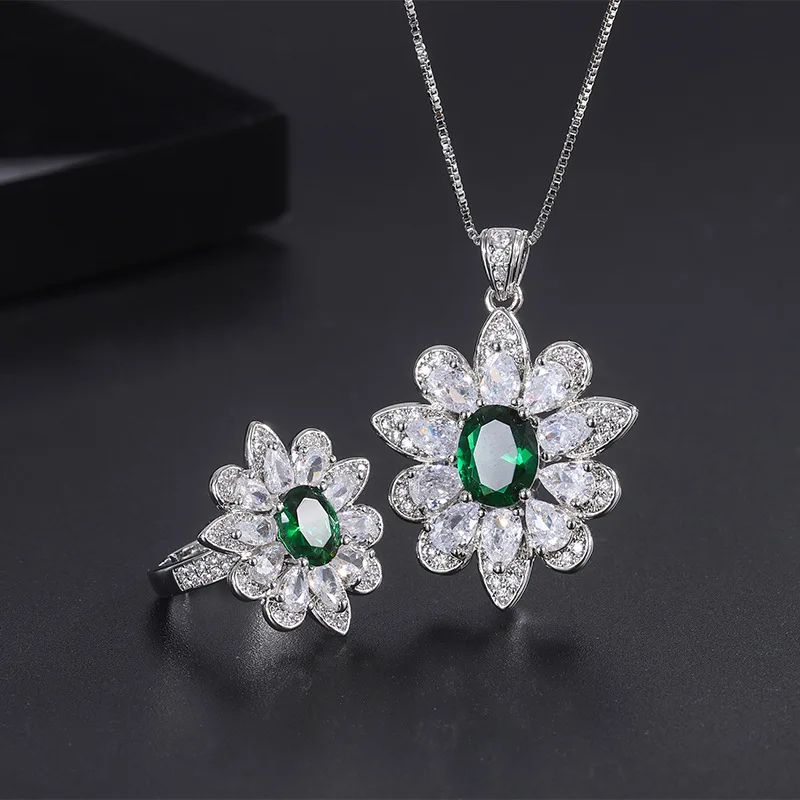 

S925 Silver Needle European and American Fashion Jewelry Accessories Set Green Gemstone Set for Women