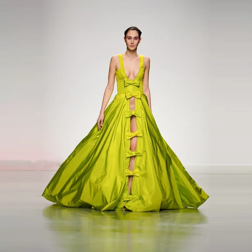 Neon Green Party Prom Gowns A Line Satin Bow Maxi Dress Luxury Fluorescent Deep V Formal Dresses for Women Vestidos de festa