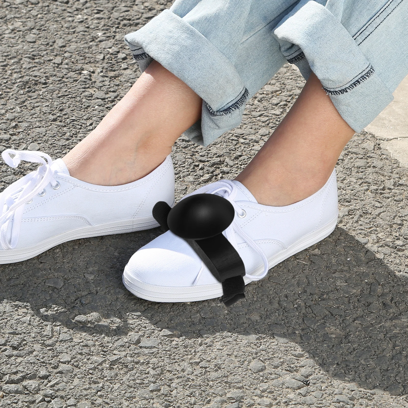 

Foot Shaker with Strap Black Plastic Percussion Instrument for Stage Performance Rhythm Egg Shakers Maracas Jingle Bell Sound