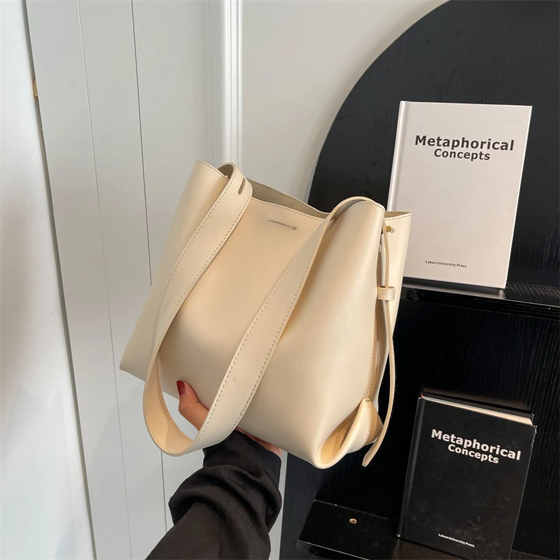 Large capacity One Shoulder Bag For Women 2023 New Fashion Bucket Bag Luxury Designer PU Leather Tote bag Femal Messenger Bag