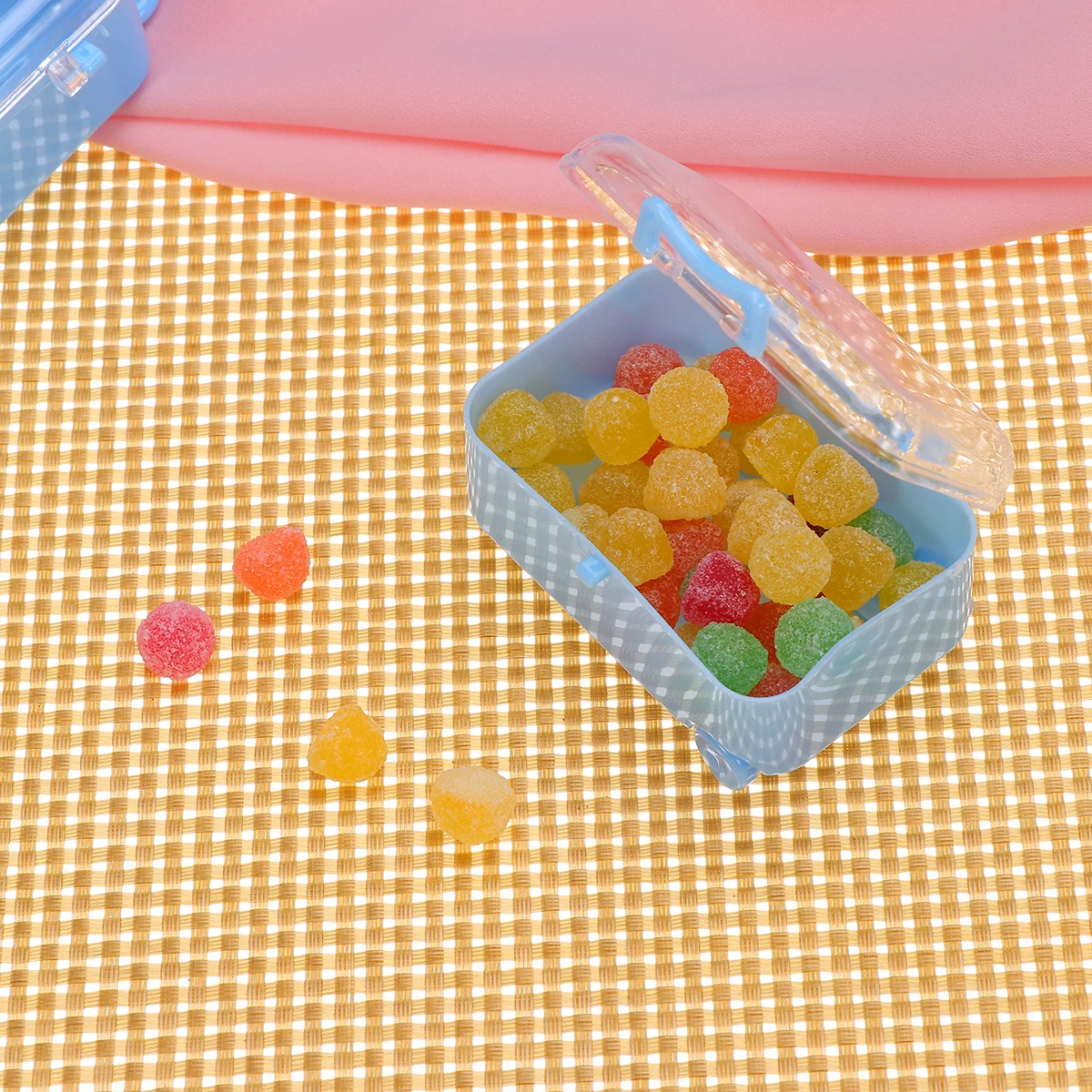 

12 Pcs Plastic Candy Box Luggage Shape Holders European Style Wedding Favor Boxes Creative Gift