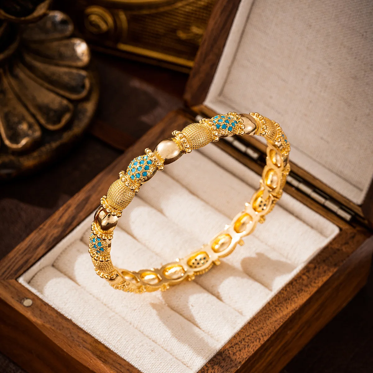 

Luxury Zircon Bangle Wedding Jewelry Unique Middle Eastern Gift Minimalist Design Unisex Hand Jewelry Hot Sale 2025