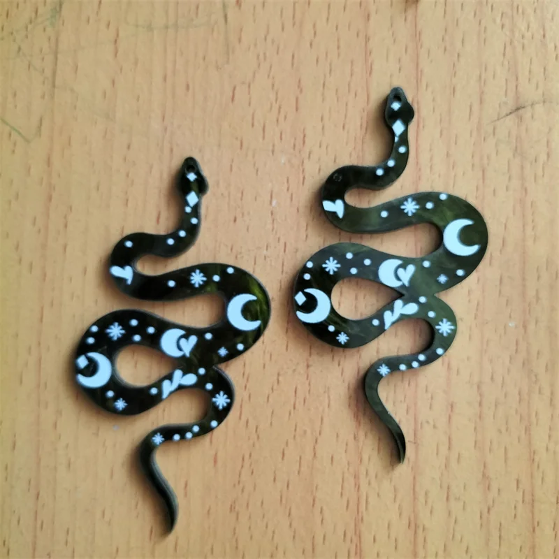 

10pcs Acrylic Cartoon Snake Charms for Jewelry Fashion Snack Moon Star Charm for Making Earring Necklace Bracelet Charm Supplies