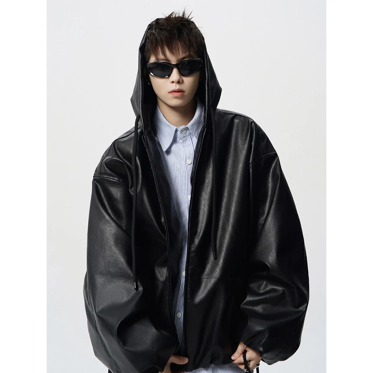 

Роскошная мотоциклетная кожаная куртка, мужская американская уличная короткая одежда из искусственной кожи, модная куртка с капюшоном в стиле ретро