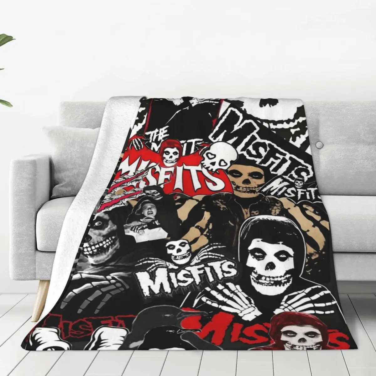 Custom Heavy Metal Misfits Skull Blanket Warm Fleece Soft Flannel Throw Blankets for Bedroom Sofa Office Spring