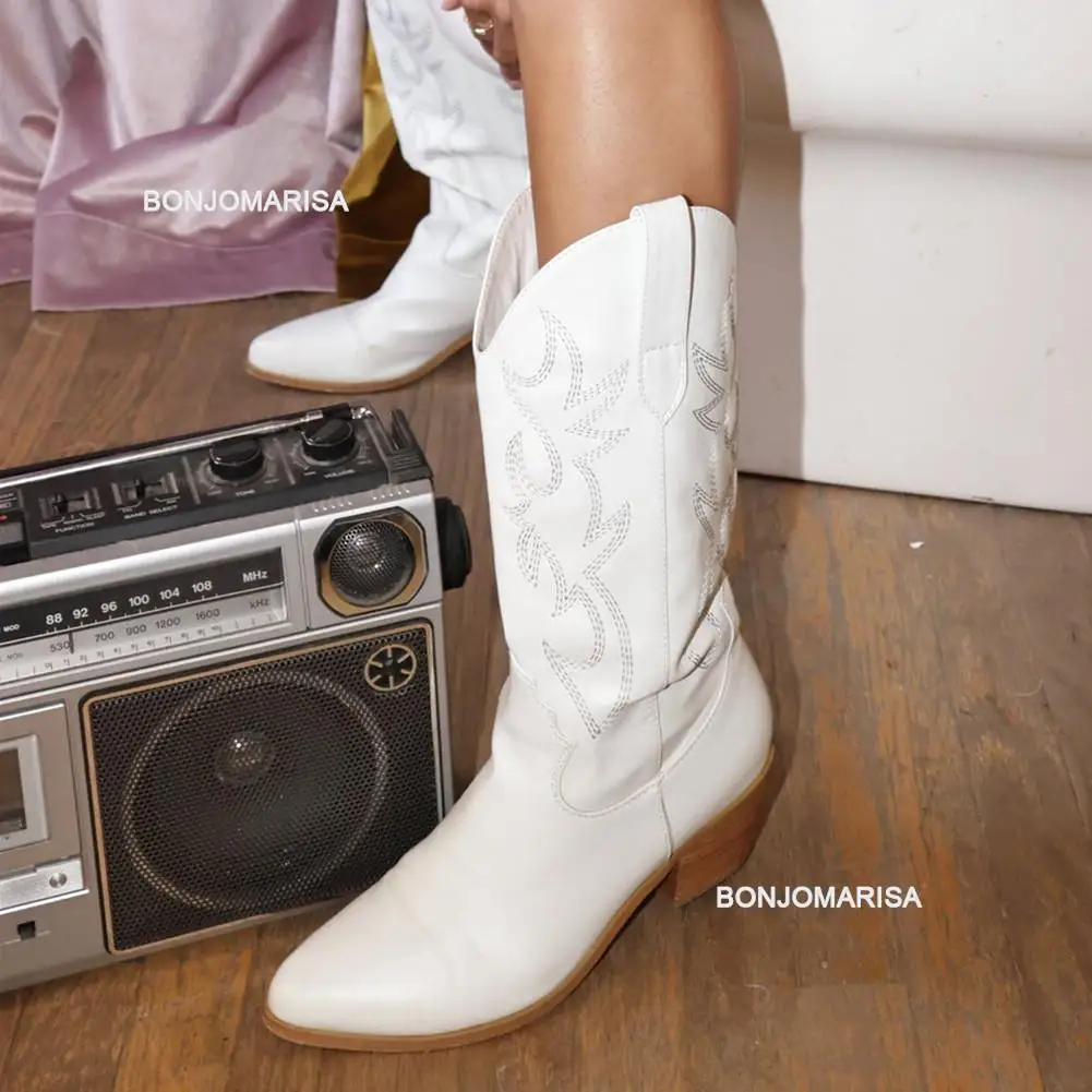 Cowboy Ankle White Boots For Women 2022 Cowgirl Fashion Western Boots Women Embroidered Casual Pointed Toe Designer Shoes