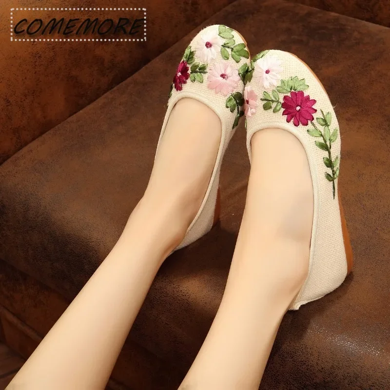 Women Light Weight Round Toe Floral Spring Summer New Slip on Anti Skid Dance Flat Shoes Black Loafers Breathable National Style