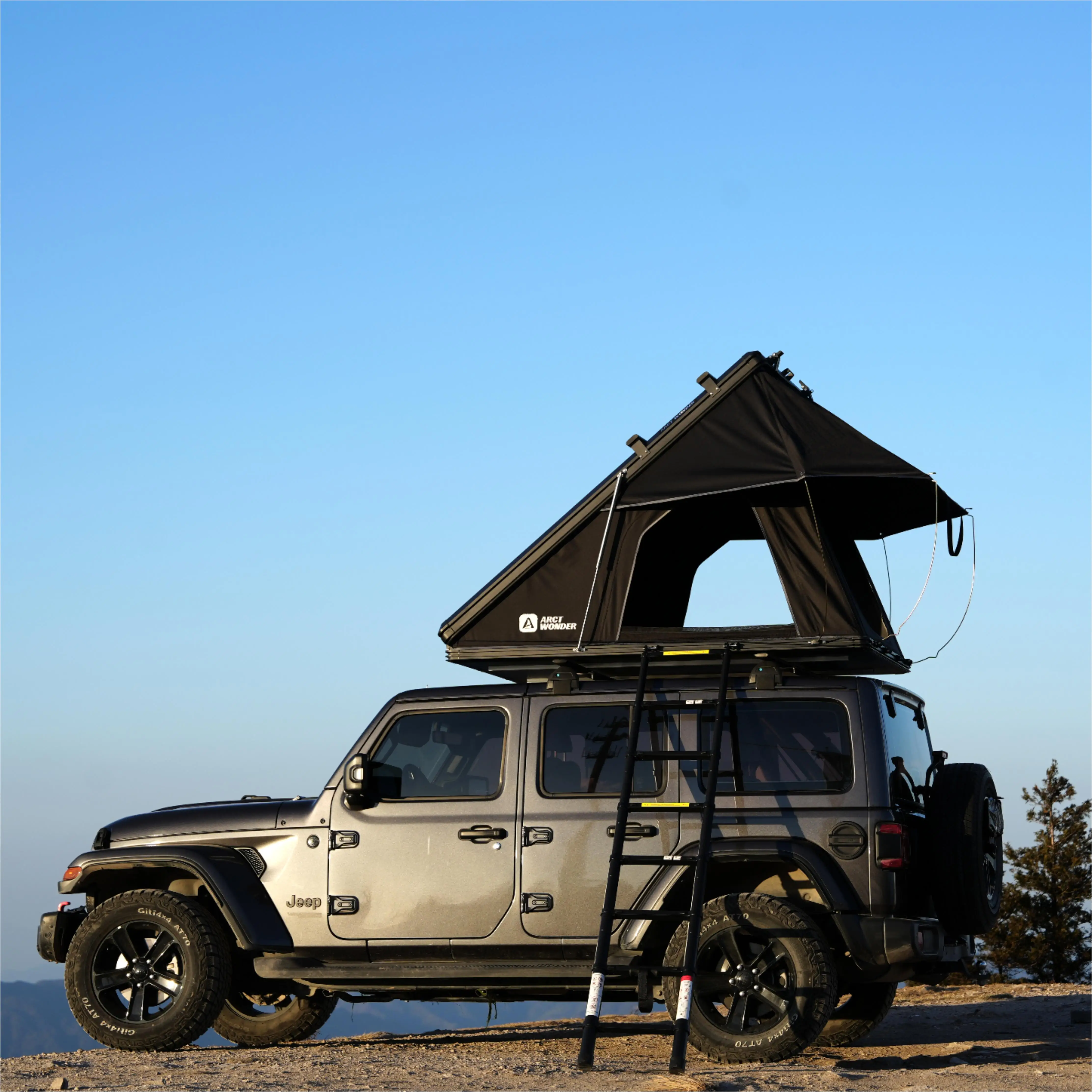 Anti-ultraviolet waterproof 4-person roof tent