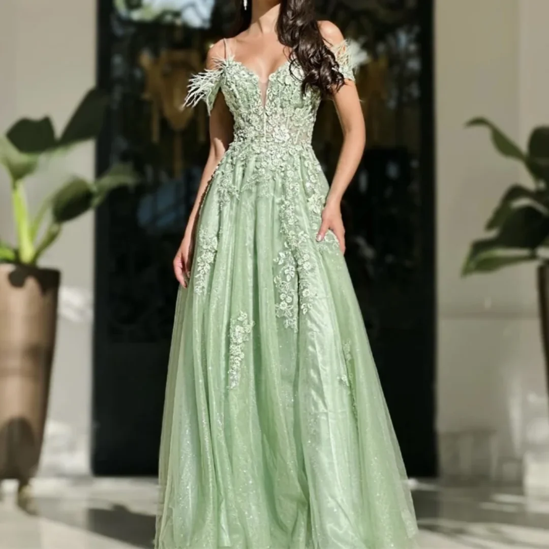 Elegant Luxurious Feather Applique Side Slit Evening Dresses Green Flash Prom Dress Graduate Party Dresses Customized