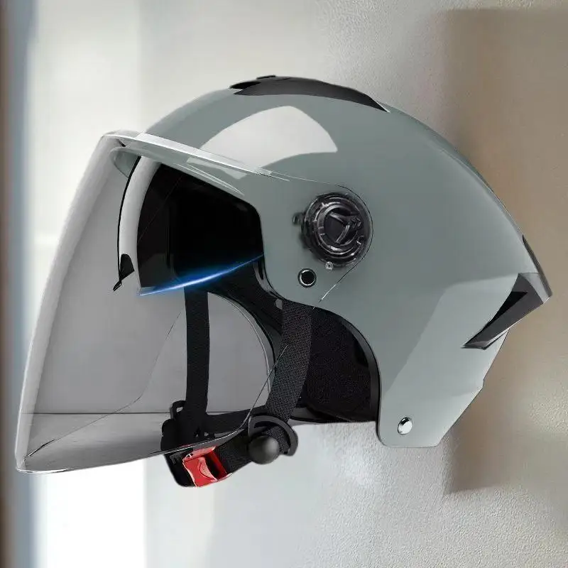 خوذة بمرآة مزدوجة للدراجات النارية من فور سيزونز، معدات ركوب الخيل الكهربائية للرجال والنساء، خوذة أمان تهوية قابلة للتعديل.