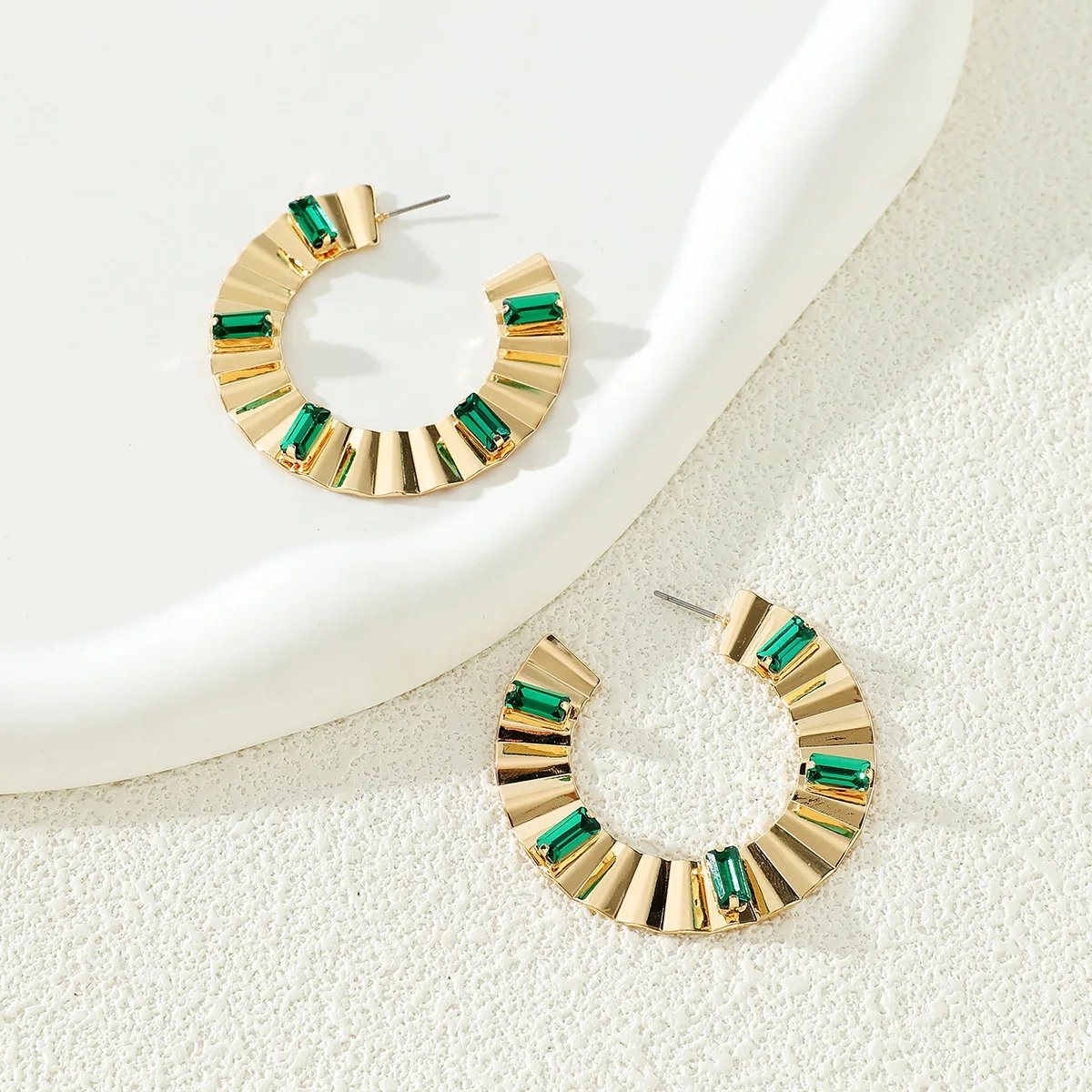 New Fashion Ear Jewelry Green Crystal Earring ZigZag Big Hoop Earrings for Women