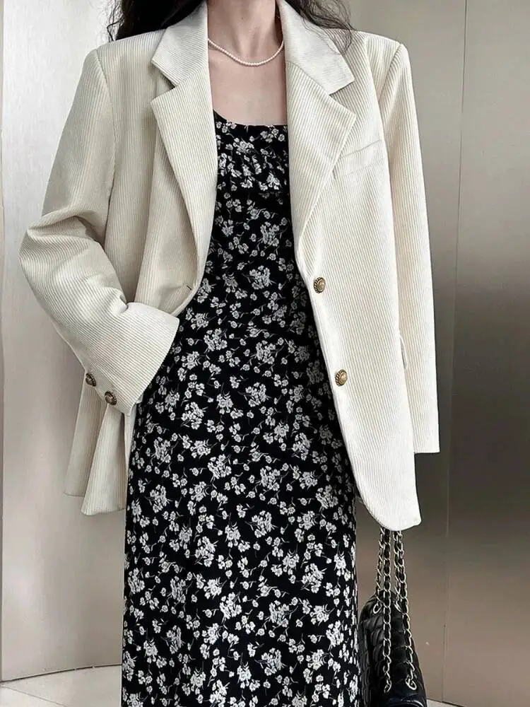 سترة نسائية كلاسيكية من سروال قصير بني كراميل للخريف والشتاء مع طية صدر السترة وأكمام طويلة ملابس خروج فضفاضة معطف نسائي خارجي