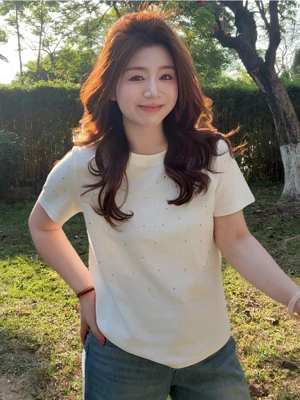 

Белая футболка больших размеров с коротким рукавом, женская, свободного кроя, с блестящим дизайном, летняя, новый стиль, повседневная, удобная, дышащая, из полиэстера...