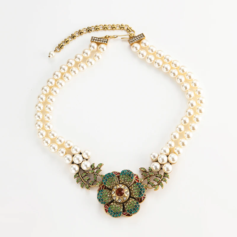Vintage Big Flower Necklace Pearl Gold Color Rhinestone Luxury Pendant Jewelry Designer Wedding Bridal Accessories Statement